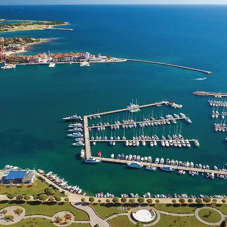 Amazing In With House A Panoramic View * Umag
